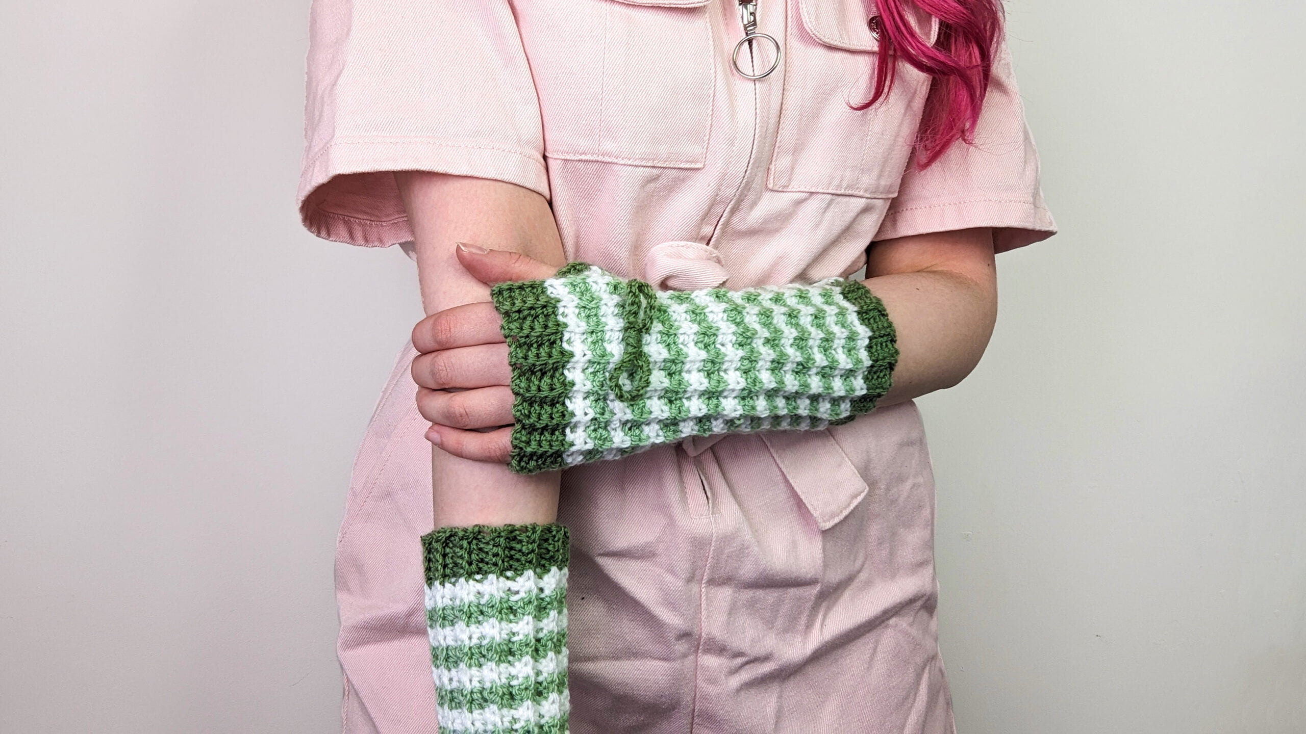 How to Make Crochet Fingerless Gloves Free Crochet Pattern